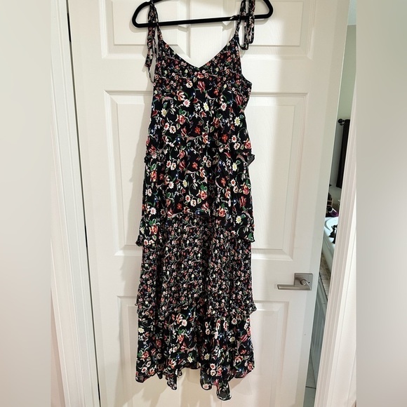Club Monaco Suukyi Dress Floral Tiered Ruffle Size 10 Party NWOT V Neck spring‍ - Picture 9 of 11